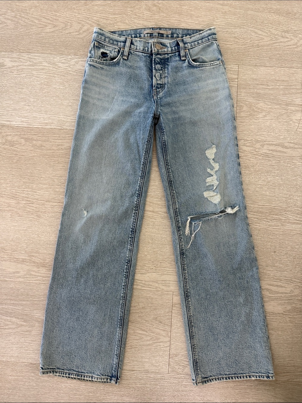 Hudson Jeans Light Blue Distressed Women’s mid rise Straight-Leg Jeans